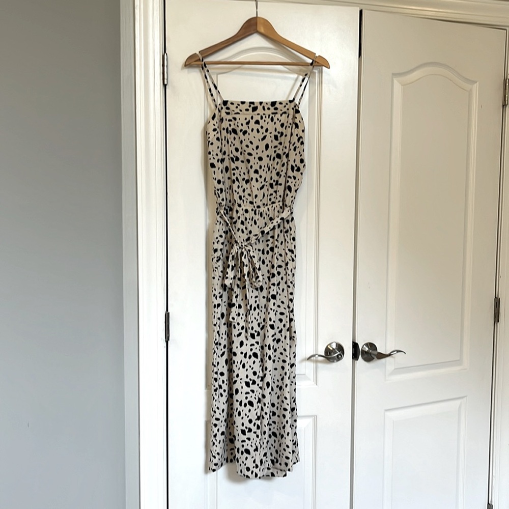 NWT Veronica M Black and White dot cropped jumpsuit. Adj. straps. Tie waist.